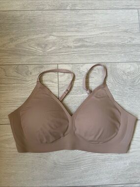 EBY Women's Seamless Relief Bra with Adjustable Straps